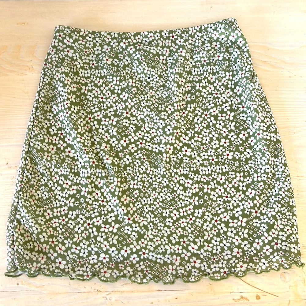 Shein mini skirt green floral size small new
